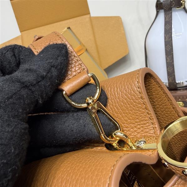 2026120164252430 250